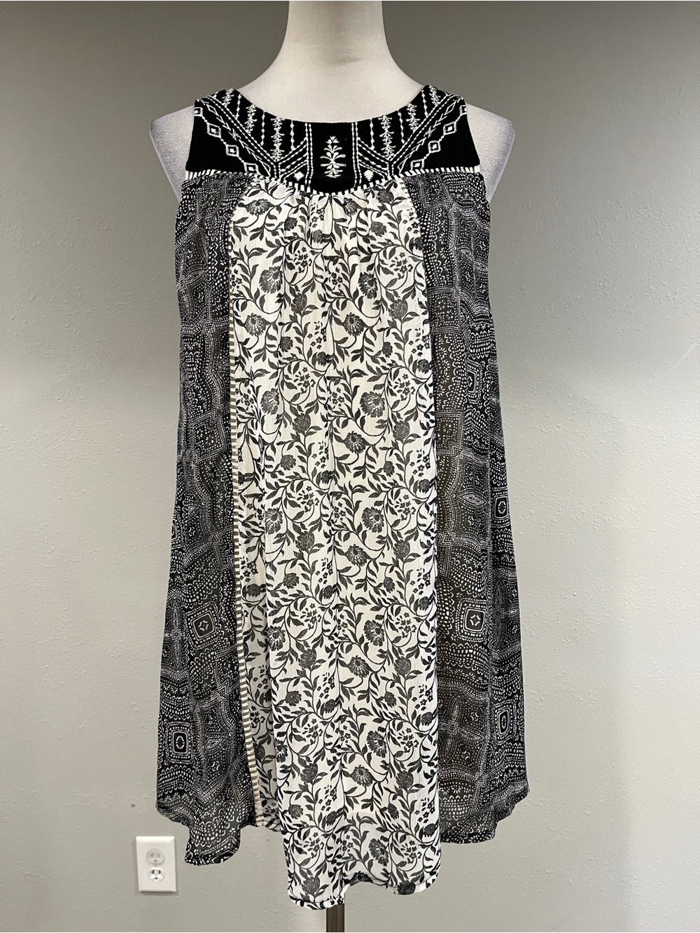 Rewind sleeveless mini a-line dress size small